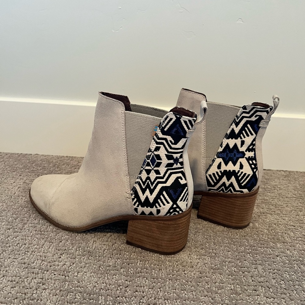 White toms boots